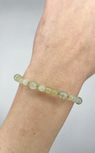 Carica l&#39;immagine nel visualizzatore di Gallery, Bracciale Giada e Prehnite
