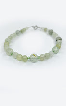Carica l&#39;immagine nel visualizzatore di Gallery, Bracciale Giada e Prehnite
