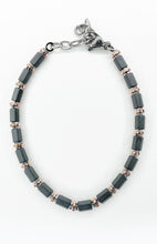 Carica l&#39;immagine nel visualizzatore di Gallery, Bracciale Ematite

