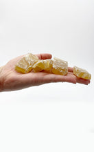Carica l&#39;immagine nel visualizzatore di Gallery, Pietra di Calcite Miele
