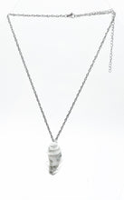 Carica l&#39;immagine nel visualizzatore di Gallery, Howlite (Cancro, Scorpione, Gemelli)
