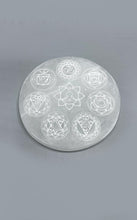 Carica l&#39;immagine nel visualizzatore di Gallery, Piattino Selenite -  7 Chakra

