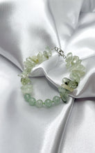 Carica l&#39;immagine nel visualizzatore di Gallery, Bracciale Prehnite e Avventurina
