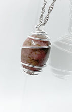 Carica l&#39;immagine nel visualizzatore di Gallery, Rodonite (Vergine)
