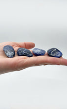 Carica l&#39;immagine nel visualizzatore di Gallery, Pietra di Sodalite
